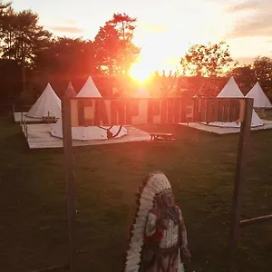 Pinewood Park - Tipis, Hot Tubs And Campsite